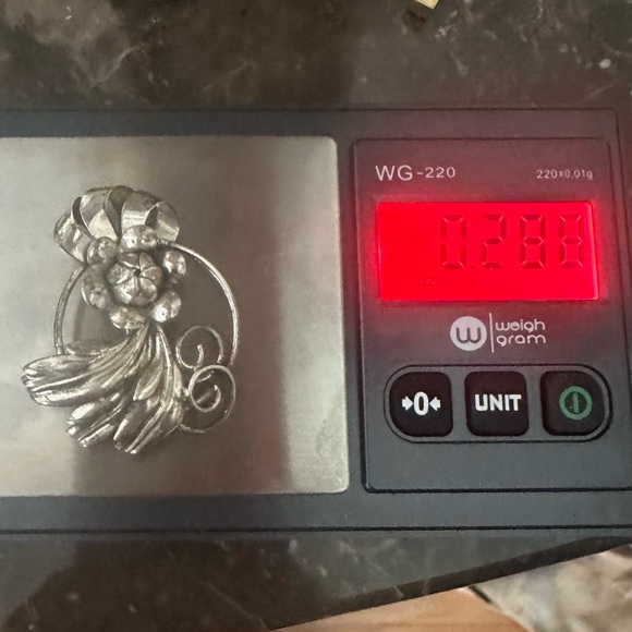 Vintage Beau Sterling Flower Brooch - Picture 4 of 5